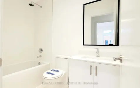 20 Chestnut Court Aurora ON L4G 4A4