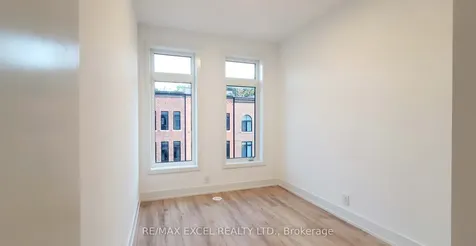 20 Chestnut Court Aurora ON L4G 4A4