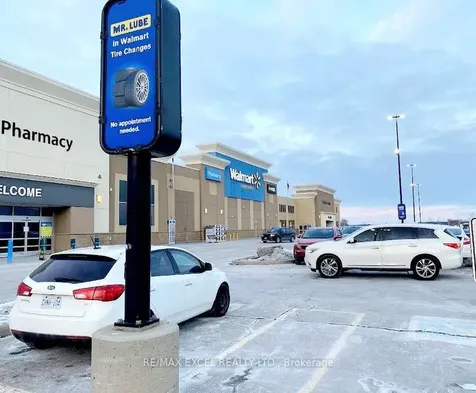 20 Chestnut Court Aurora ON L4G 4A4