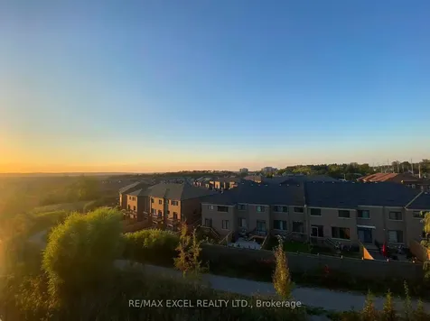 20 Chestnut Court Aurora ON L4G 4A4