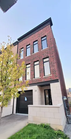 20 Chestnut Court Aurora ON L4G 4A4