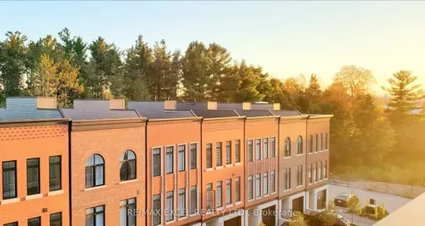 20 Chestnut Court Aurora ON L4G 4A4