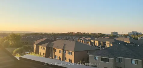 20 Chestnut Court Aurora ON L4G 4A4