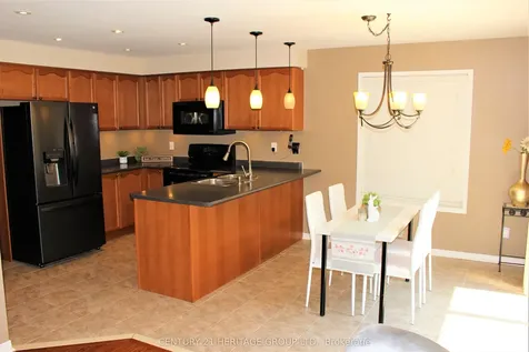 185 River Ridge Boulevard Aurora ON L4G 7T7