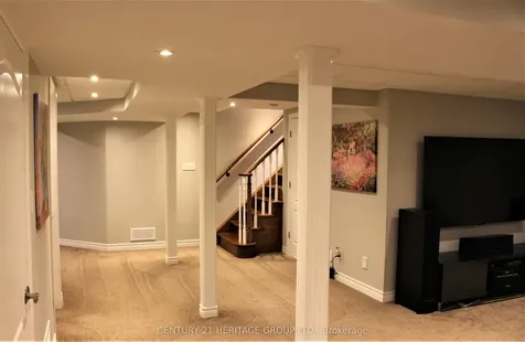 185 River Ridge Boulevard Aurora ON L4G 7T7