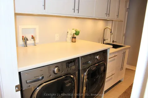 185 River Ridge Boulevard Aurora ON L4G 7T7