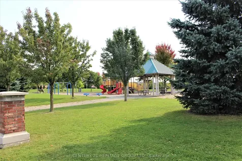 185 River Ridge Boulevard Aurora ON L4G 7T7