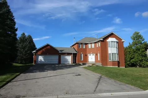 175 Treegrove Circle Aurora ON L4G 6M1