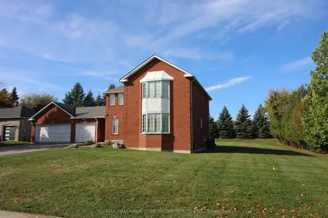 175 Treegrove Circle Aurora ON L4G 6M1