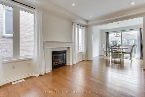 20 Clifford Dalton Drive Aurora ON L4G 0T6