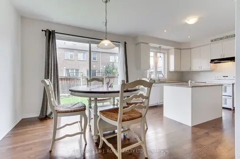 20 Clifford Dalton Drive Aurora ON L4G 0T6