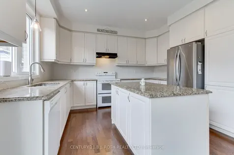 20 Clifford Dalton Drive Aurora ON L4G 0T6