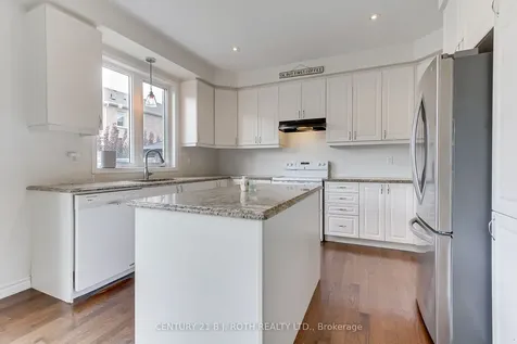 20 Clifford Dalton Drive Aurora ON L4G 0T6