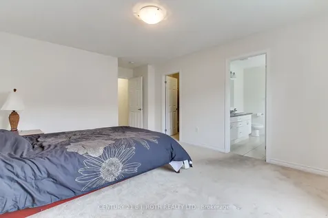 20 Clifford Dalton Drive Aurora ON L4G 0T6