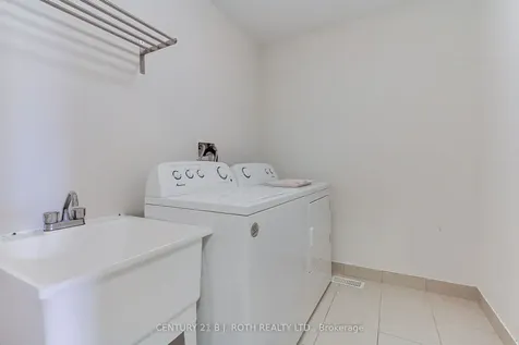 20 Clifford Dalton Drive Aurora ON L4G 0T6