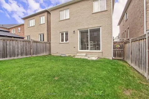 20 Clifford Dalton Drive Aurora ON L4G 0T6