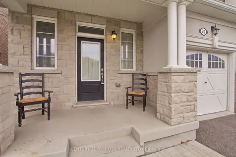 20 Clifford Dalton Drive Aurora ON L4G 0T6