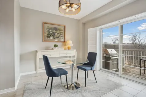 118 Chapman Court Aurora ON L4G 0E2