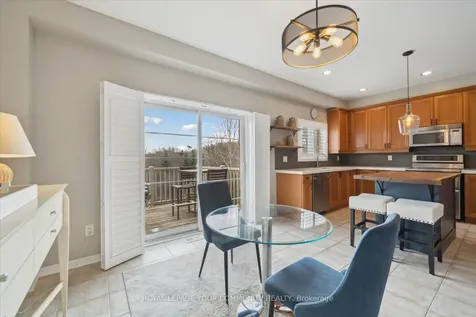 118 Chapman Court Aurora ON L4G 0E2