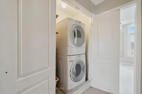 118 Chapman Court Aurora ON L4G 0E2