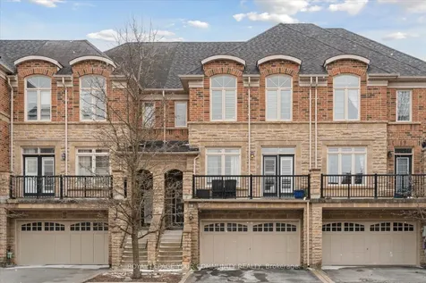 118 Chapman Court Aurora ON L4G 0E2