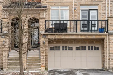 118 Chapman Court Aurora ON L4G 0E2