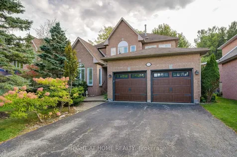 128 Carlyle Crescent Aurora ON L4G 6P7