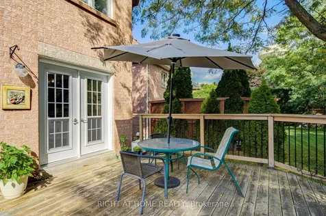 128 Carlyle Crescent Aurora ON L4G 6P7