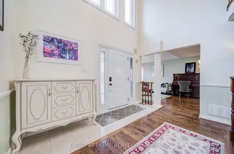 128 Carlyle Crescent Aurora ON L4G 6P7