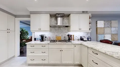 62 Corner Ridge Road Aurora ON L4G 6L3