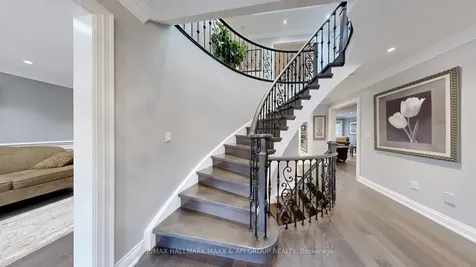 62 Corner Ridge Road Aurora ON L4G 6L3