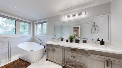 62 Corner Ridge Road Aurora ON L4G 6L3