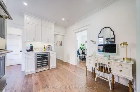 40 Harrison Avenue Aurora ON L4G 1E1