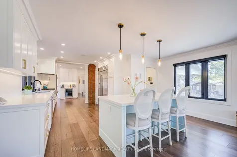 40 Harrison Avenue Aurora ON L4G 1E1