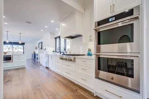 40 Harrison Avenue Aurora ON L4G 1E1