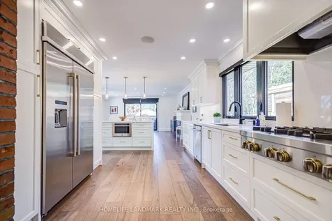 40 Harrison Avenue Aurora ON L4G 1E1