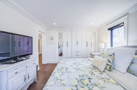 40 Harrison Avenue Aurora ON L4G 1E1