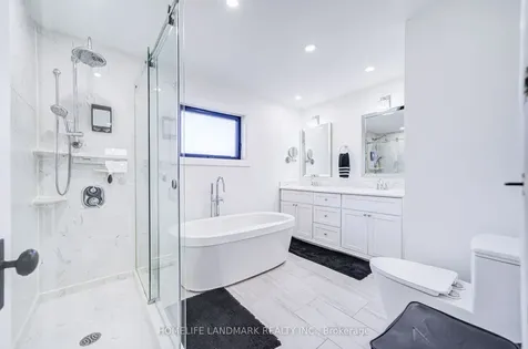 40 Harrison Avenue Aurora ON L4G 1E1