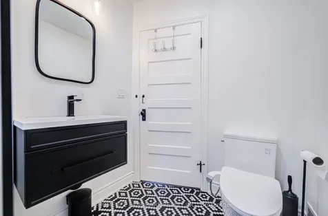 40 Harrison Avenue Aurora ON L4G 1E1