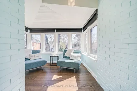 40 Harrison Avenue Aurora ON L4G 1E1