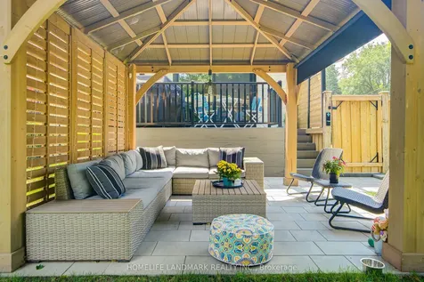 40 Harrison Avenue Aurora ON L4G 1E1