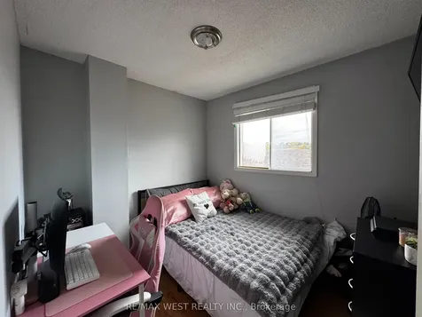 11 Turner Court Bradford West Gwillimbury ON L3Z 2W3