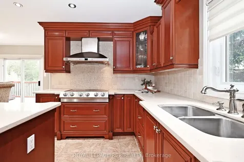 80 Cranberry Lane Aurora ON L4G 5Z1