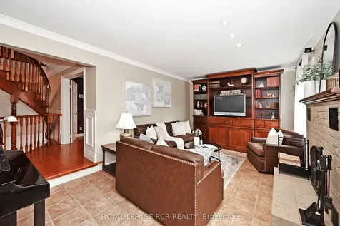 80 Cranberry Lane Aurora ON L4G 5Z1