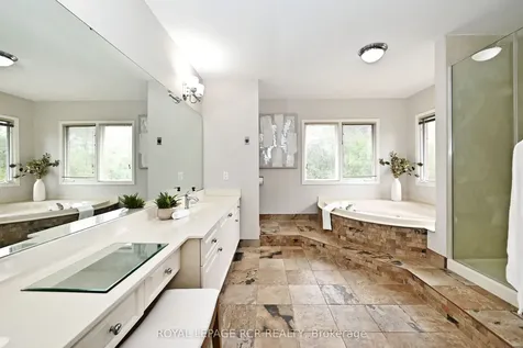 80 Cranberry Lane Aurora ON L4G 5Z1