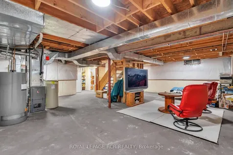 57 Closs Square Aurora ON L4G 5H6