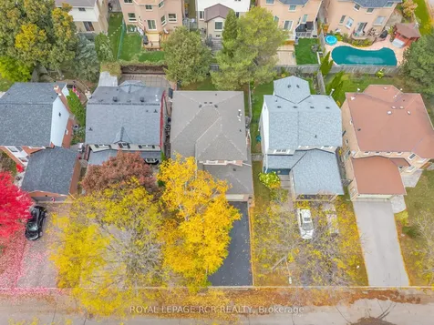 57 Closs Square Aurora ON L4G 5H6