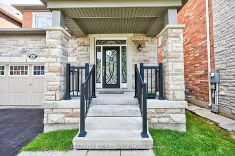 43 Novan Crescent Aurora ON L4G 0X6