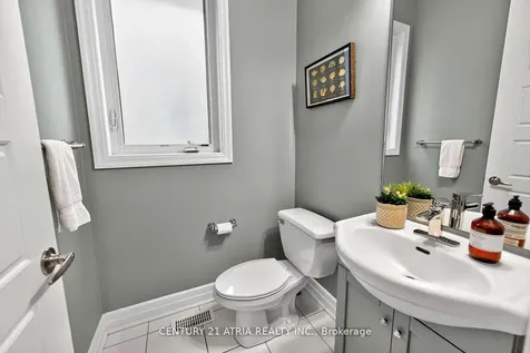 43 Novan Crescent Aurora ON L4G 0X6