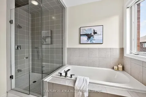 43 Novan Crescent Aurora ON L4G 0X6